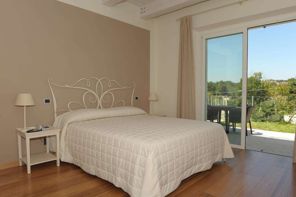 Hotel Giardino Suites And Spa - Numana Habitación foto