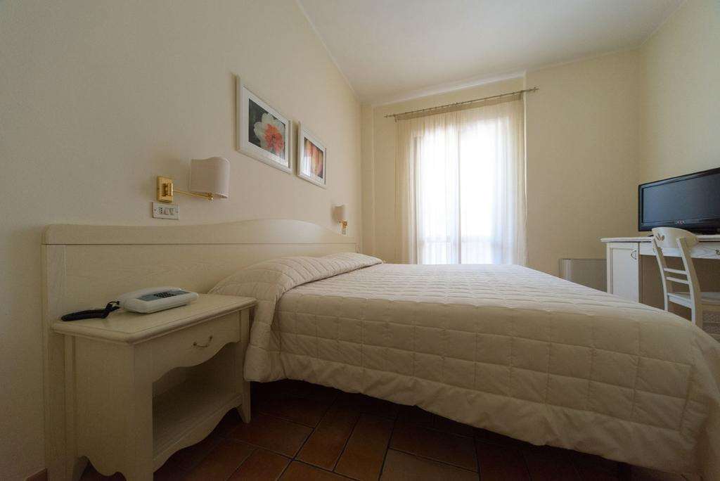 Hotel Giardino Suites And Spa - Numana Habitación foto